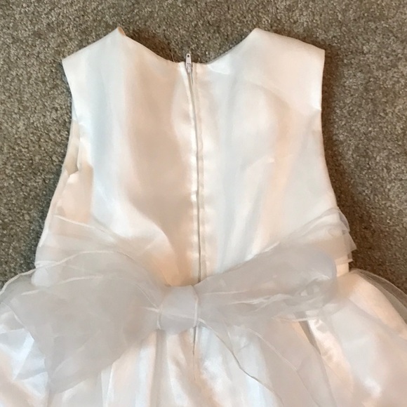 Preowned Girls First Holy Communion or Flower Girl Dress - 6-6X - Picture 8 of 10